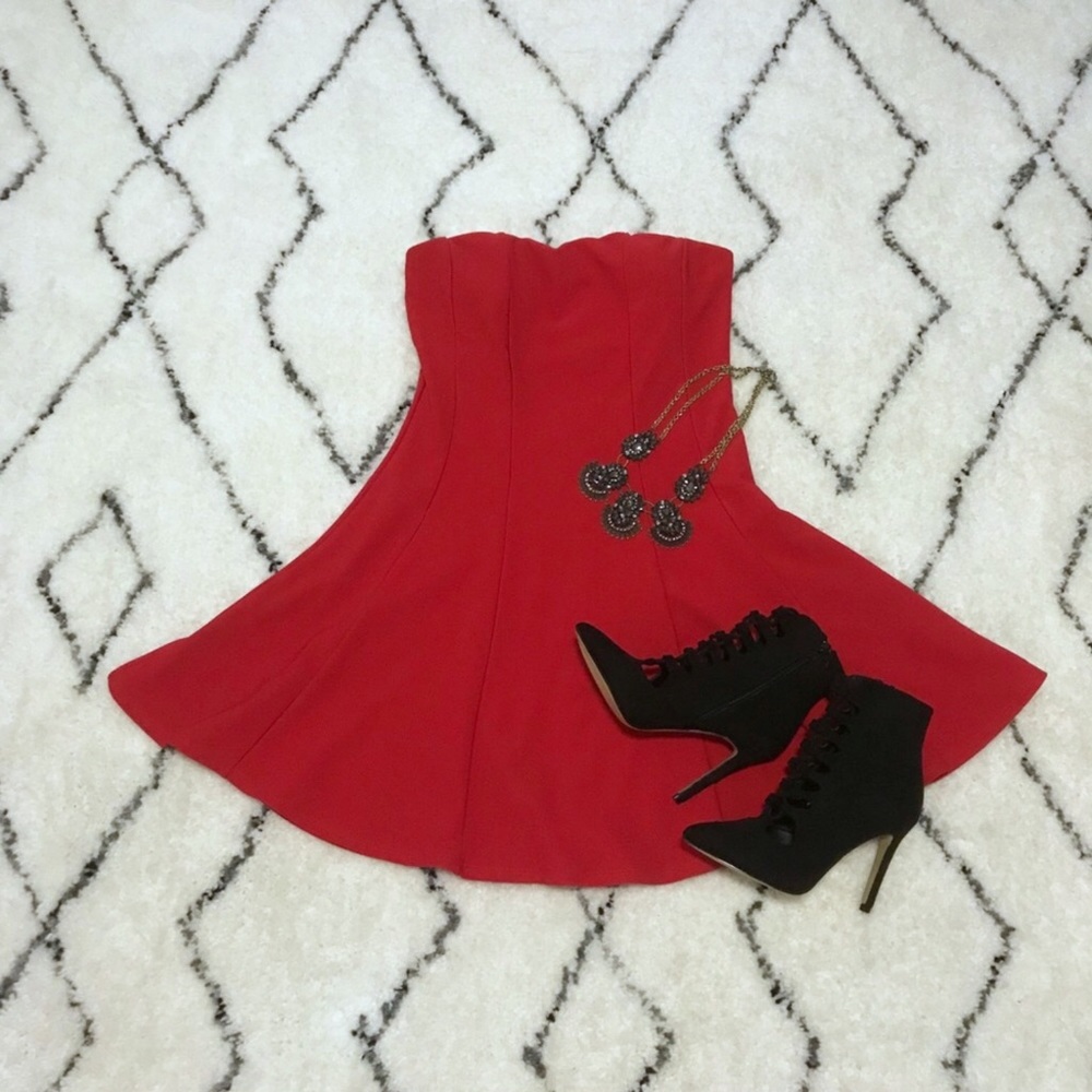 Body Central sweetheart cut flowy dress